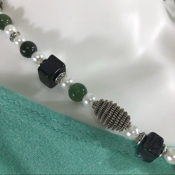 Beaded Necklace with Chunks of Onyx - Picture 4 of 6